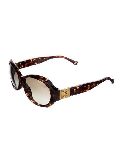 Louis Vuitton oversized sunglasses